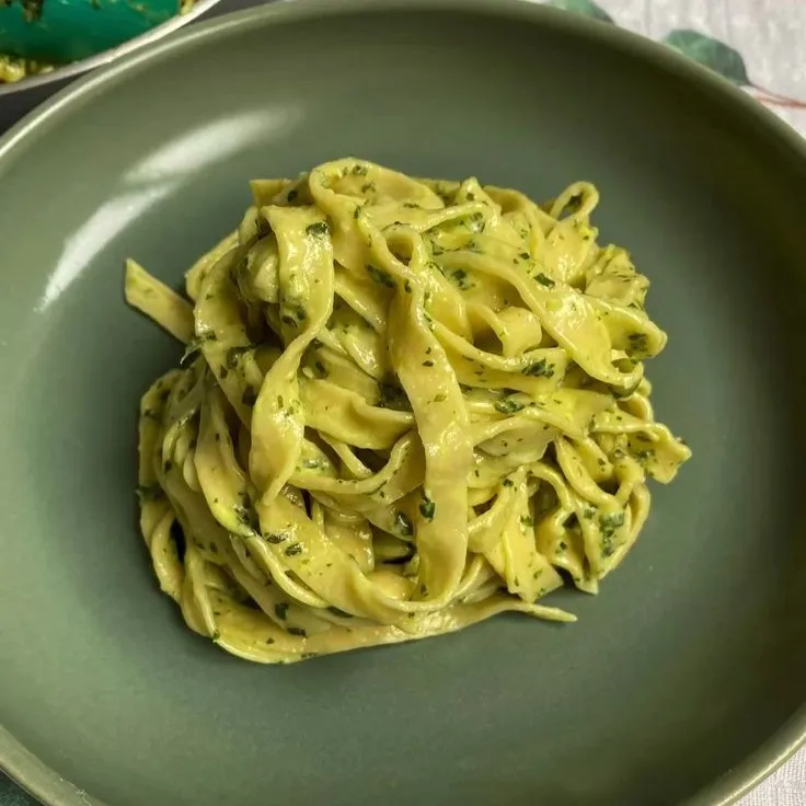 Pesto Soslu Fettucine